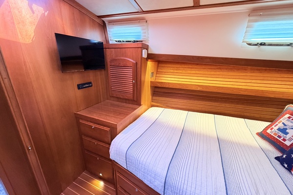 OFF PISTE 42ft Sabre Yacht For Sale