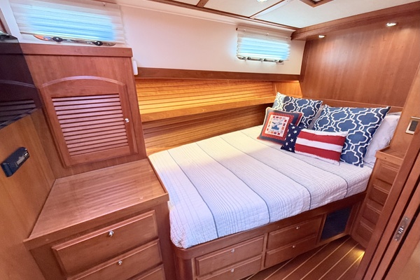 OFF PISTE 42ft Sabre Yacht For Sale
