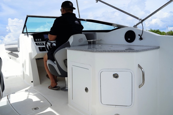 26ft Hurricane Yacht For Sale