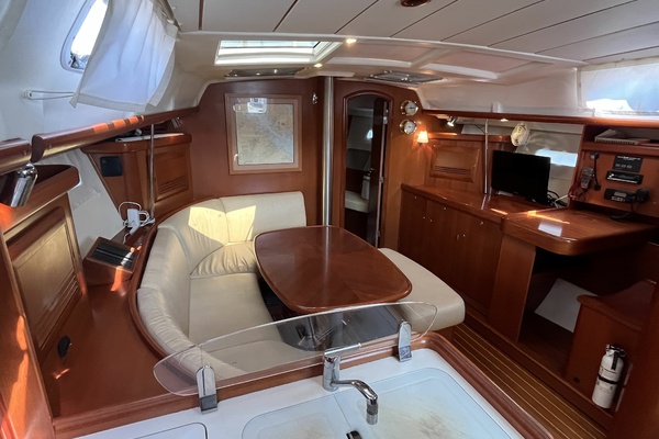 Paloma 39ft Beneteau Yacht For Sale