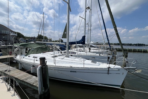 39-ft-Beneteau-2006-Oceanis 393-Paloma Eastport  Maryland United States  yacht for sale