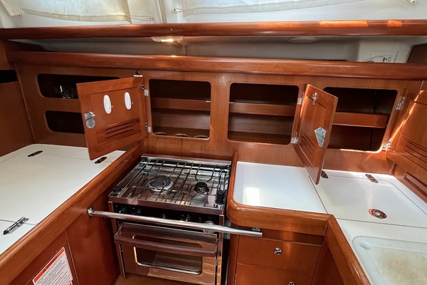 Paloma 39ft Beneteau Yacht For Sale