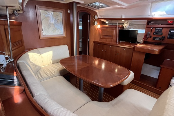 Paloma 39ft Beneteau Yacht For Sale