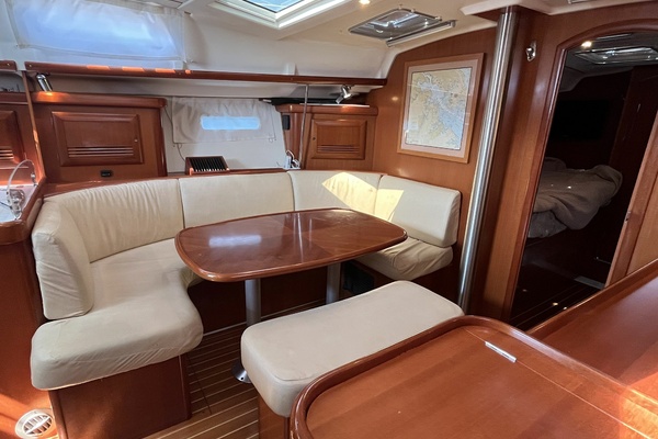 Paloma 39ft Beneteau Yacht For Sale