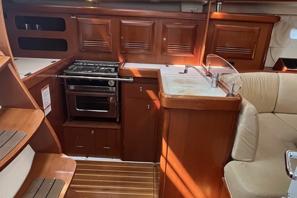 Paloma 39ft Beneteau Yacht For Sale