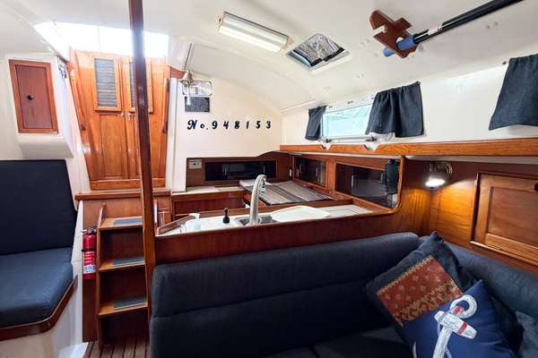 33ft Nonsuch Yacht For Sale
