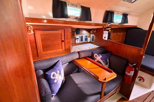 33ft Nonsuch Yacht For Sale