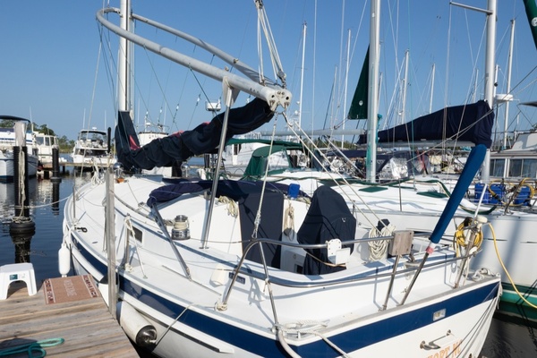 33ft Nonsuch Yacht For Sale