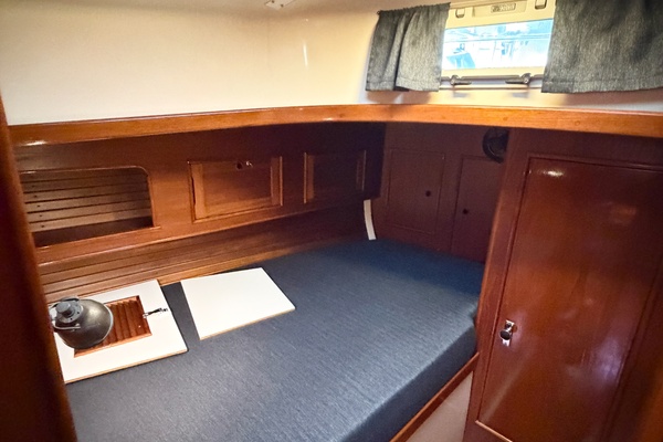33ft Nonsuch Yacht For Sale