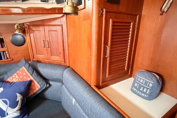 33ft Nonsuch Yacht For Sale