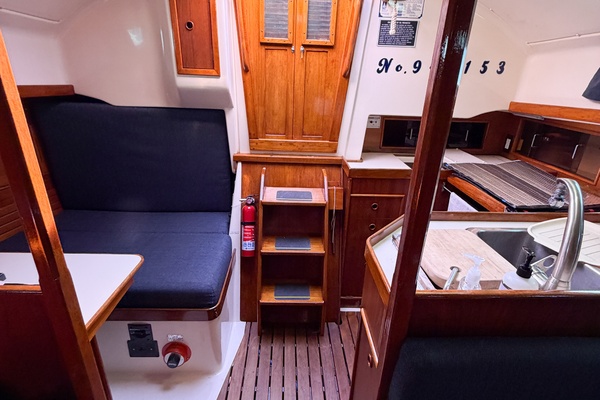 33ft Nonsuch Yacht For Sale