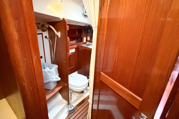 33ft Nonsuch Yacht For Sale