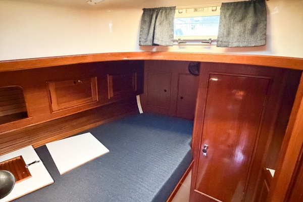 33ft Nonsuch Yacht For Sale