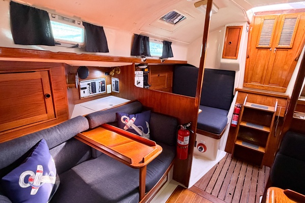 33ft Nonsuch Yacht For Sale