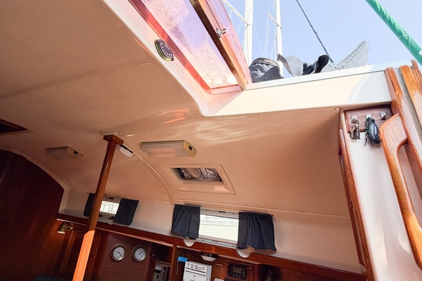 33ft Nonsuch Yacht For Sale