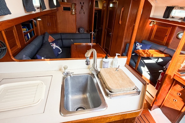 33ft Nonsuch Yacht For Sale