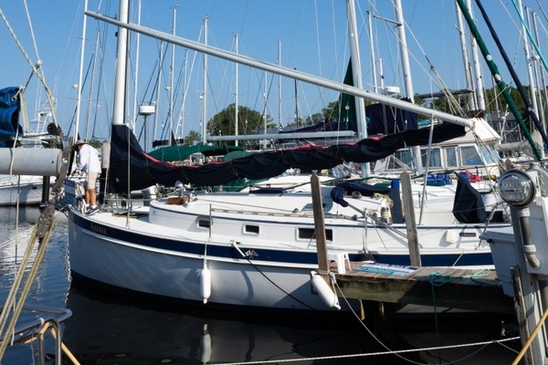 33ft Nonsuch Yacht For Sale