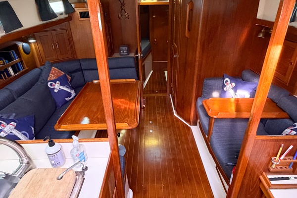 33ft Nonsuch Yacht For Sale