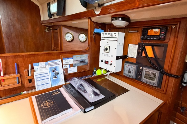 33ft Nonsuch Yacht For Sale