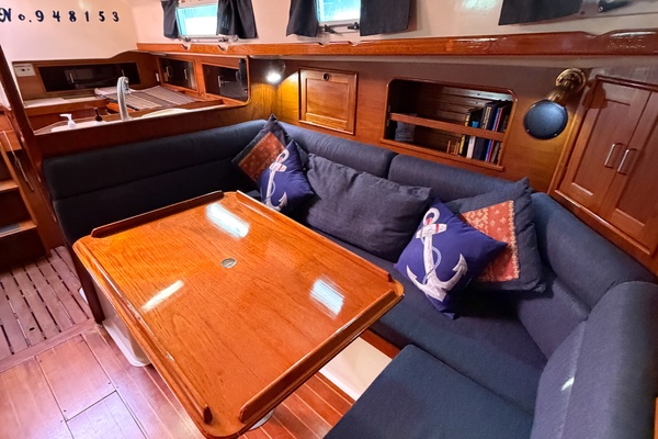 33ft Nonsuch Yacht For Sale