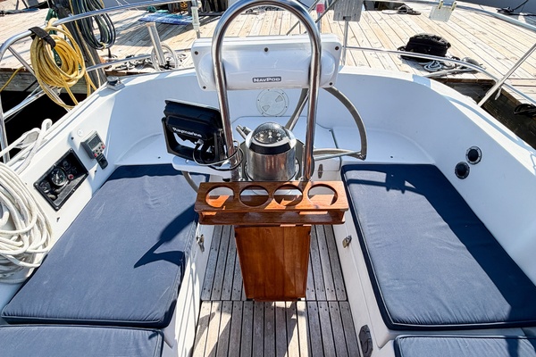 33ft Nonsuch Yacht For Sale