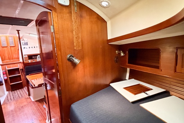 33ft Nonsuch Yacht For Sale