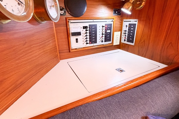 33ft Nonsuch Yacht For Sale