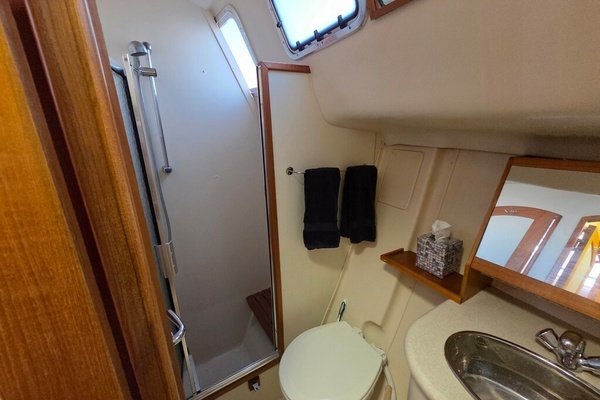 Pure Sterling 44ft Hunter Yacht For Sale