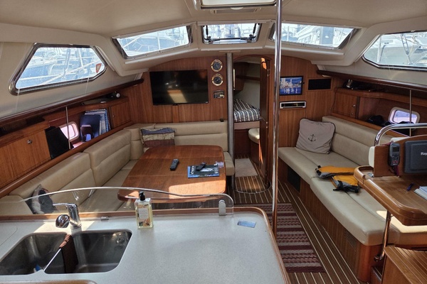 Pure Sterling 44ft Hunter Yacht For Sale