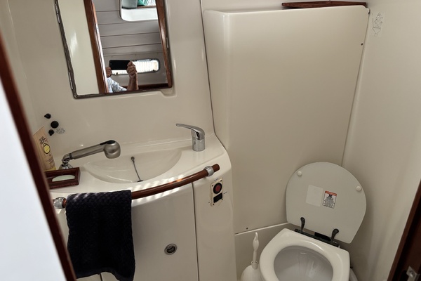 39ft Beneteau Yacht For Sale