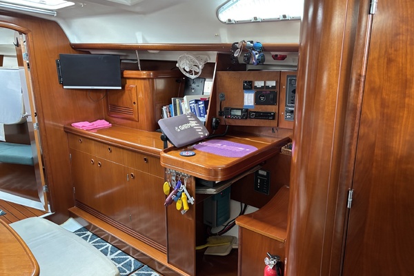 39ft Beneteau Yacht For Sale