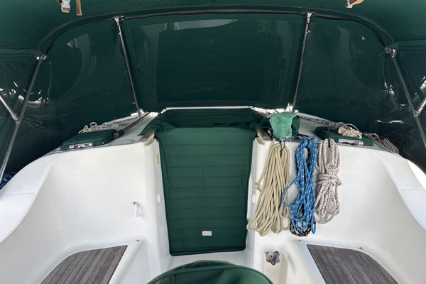 39ft Beneteau Yacht For Sale
