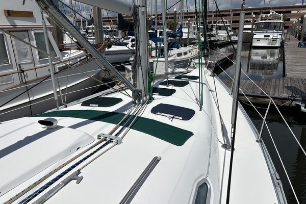 39ft Beneteau Yacht For Sale