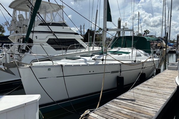 39ft Beneteau Yacht For Sale
