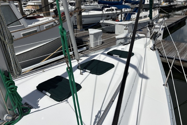 39ft Beneteau Yacht For Sale