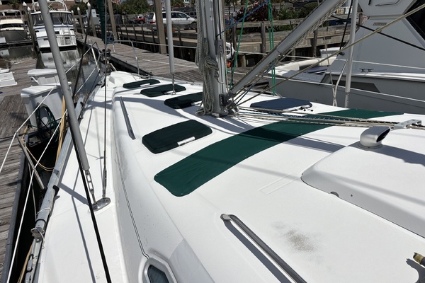 39ft Beneteau Yacht For Sale