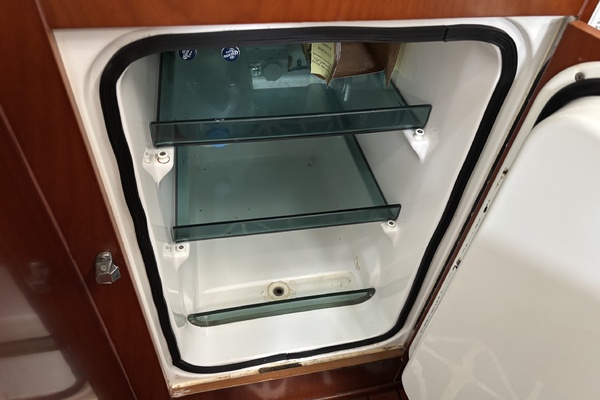 39ft Beneteau Yacht For Sale