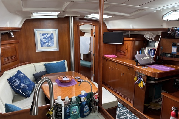 39ft Beneteau Yacht For Sale