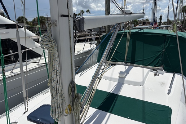 39ft Beneteau Yacht For Sale