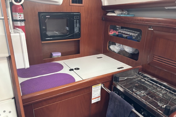 39ft Beneteau Yacht For Sale