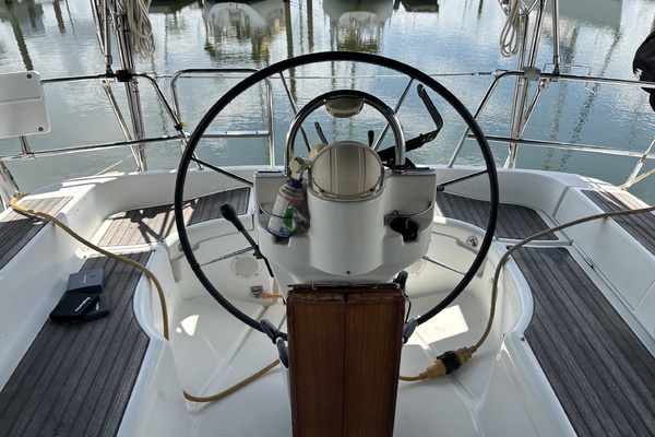 39ft Beneteau Yacht For Sale