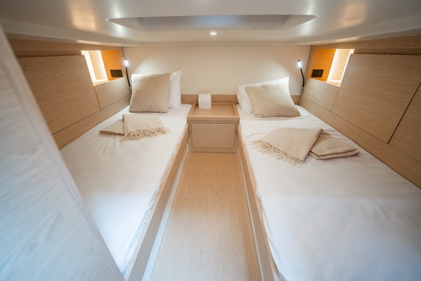 40ft Solaris Yacht For Sale