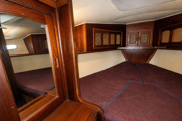 LONG SHOT 41ft Islander Yacht For Sale