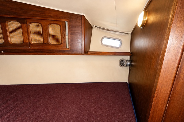 LONG SHOT 41ft Islander Yacht For Sale
