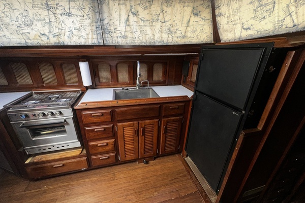 LONG SHOT 41ft Islander Yacht For Sale