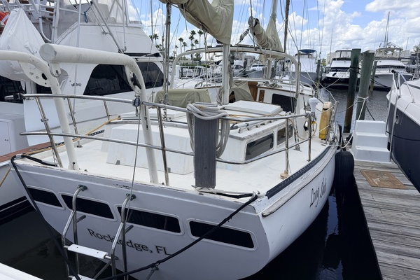 LONG SHOT 41ft Islander Yacht For Sale