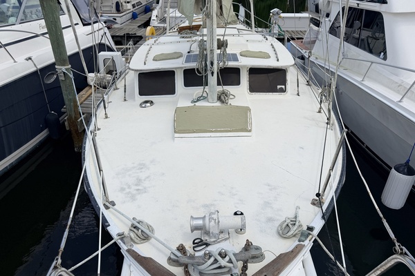 LONG SHOT 41ft Islander Yacht For Sale