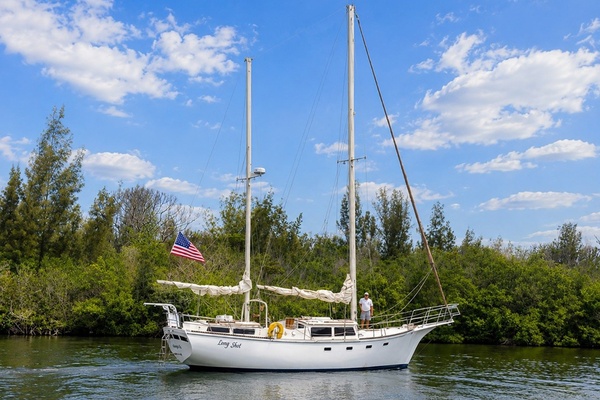 LONG SHOT 41ft Islander Yacht For Sale