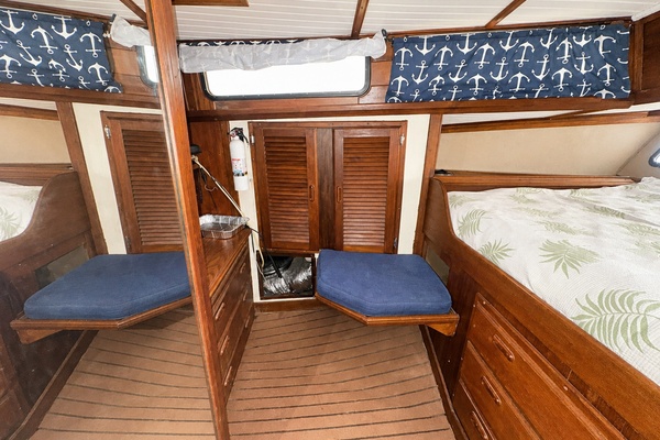 LONG SHOT 41ft Islander Yacht For Sale