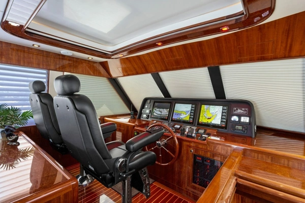 Hampton 760 Sky Lounge Motor Yachts Yacht For Sale